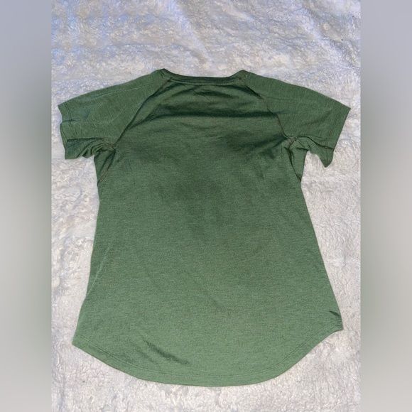 Patagonia Fitted Green Short Sleeve Tee - Picture 6 of 7